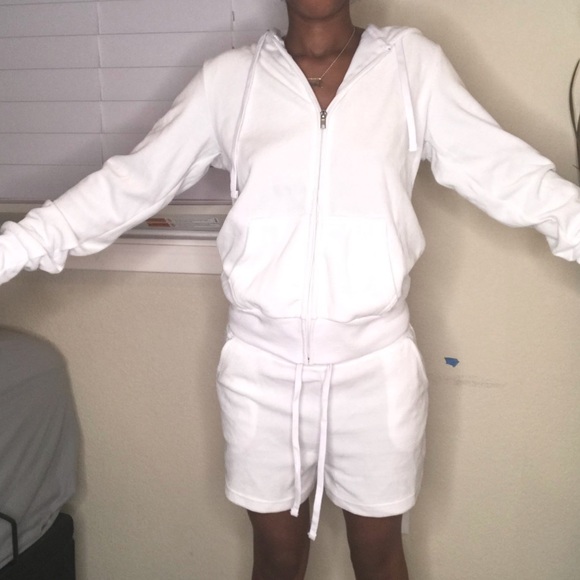 White Fashion nova sweatsuit - Picture 2 of 5